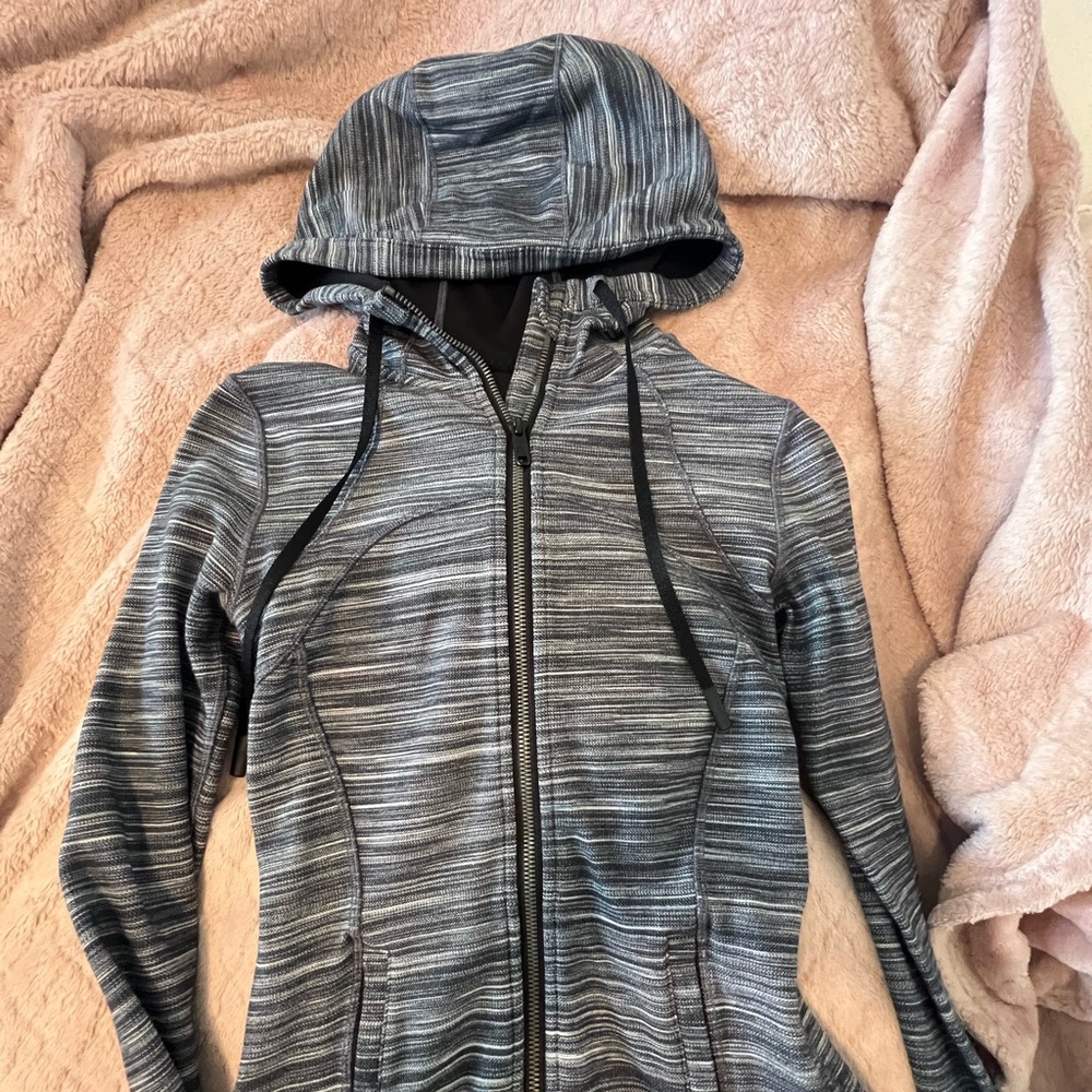 Lululemon Define Jacket With Hood Size 4 - image 1